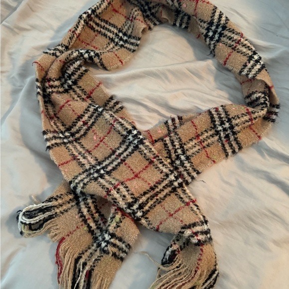 Burberry 100% Authentic Scarf - Picture 2 of 4